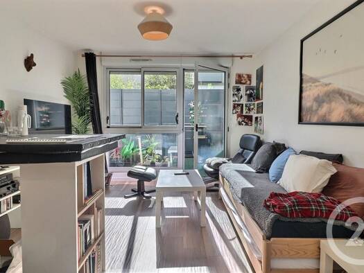 Appartement à vendre 259 000 € 2 pièces 1 chambre 39,6 m² RDC Romainville 93230