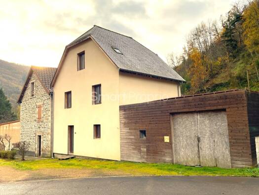 Maison à vendre 115 000 € 5 pièces 4 chambres 118 m² 1 870 m² de terrain Molompize 15500