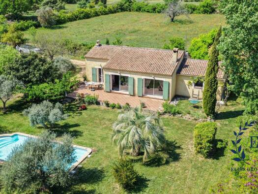 Maison de plain-pied à vendre 335 000 € 3 pièces 2 chambres 96,32 m² 2 020 m² de terrain La Verdière 83560