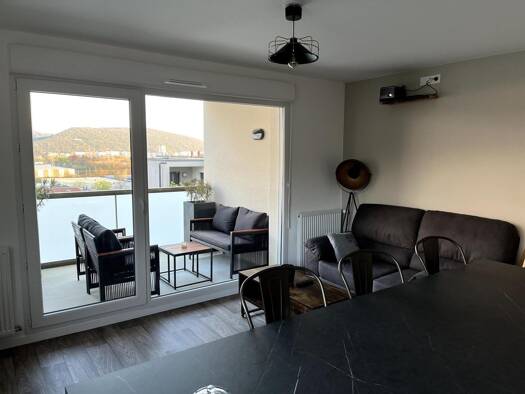 Appartement à vendre 173 000 € 2 pièces 1 chambre 45 m² Étage 1/2 Tilleroyes Besançon 25000