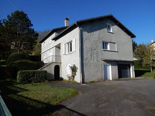 Maison à vendre 260 000 € 12 pièces 6 chambres 302 m² 1 613 m² de terrain Saint-Julien-Chapteuil 43260