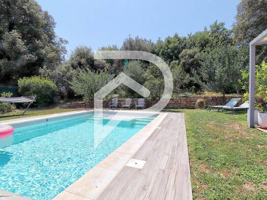 Villa à vendre 475 000 € 6 pièces 4 chambres 138 m² 582 m² de terrain Gréoux-les-Bains 04800