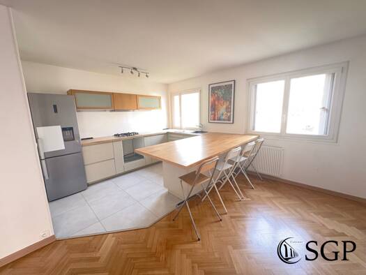 Appartement à louer 1 220 € 3 pièces 2 chambres 76 m² 2ème étage Le Pas du Lac Montigny-le-Bretonneux 78180