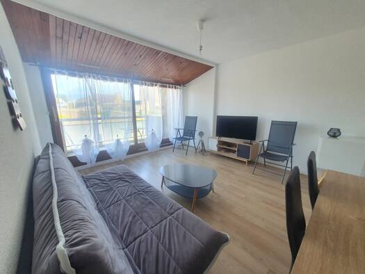 Appartement à louer 610 € 2 pièces 1 chambre 56,2 m² RDC Perros-Guirec 22700
