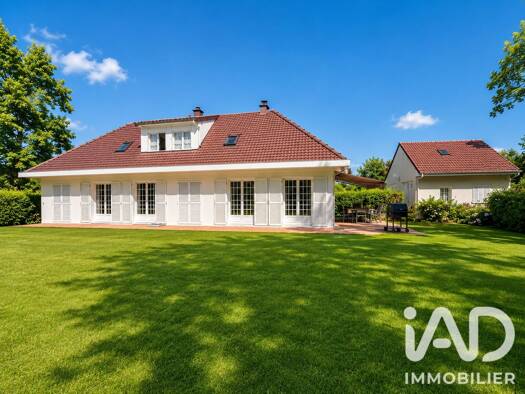 Maison à vendre 245 000 € 8 pièces 5 chambres 165 m² 3 500 m² de terrain Neuilly-Saint-Front 02470