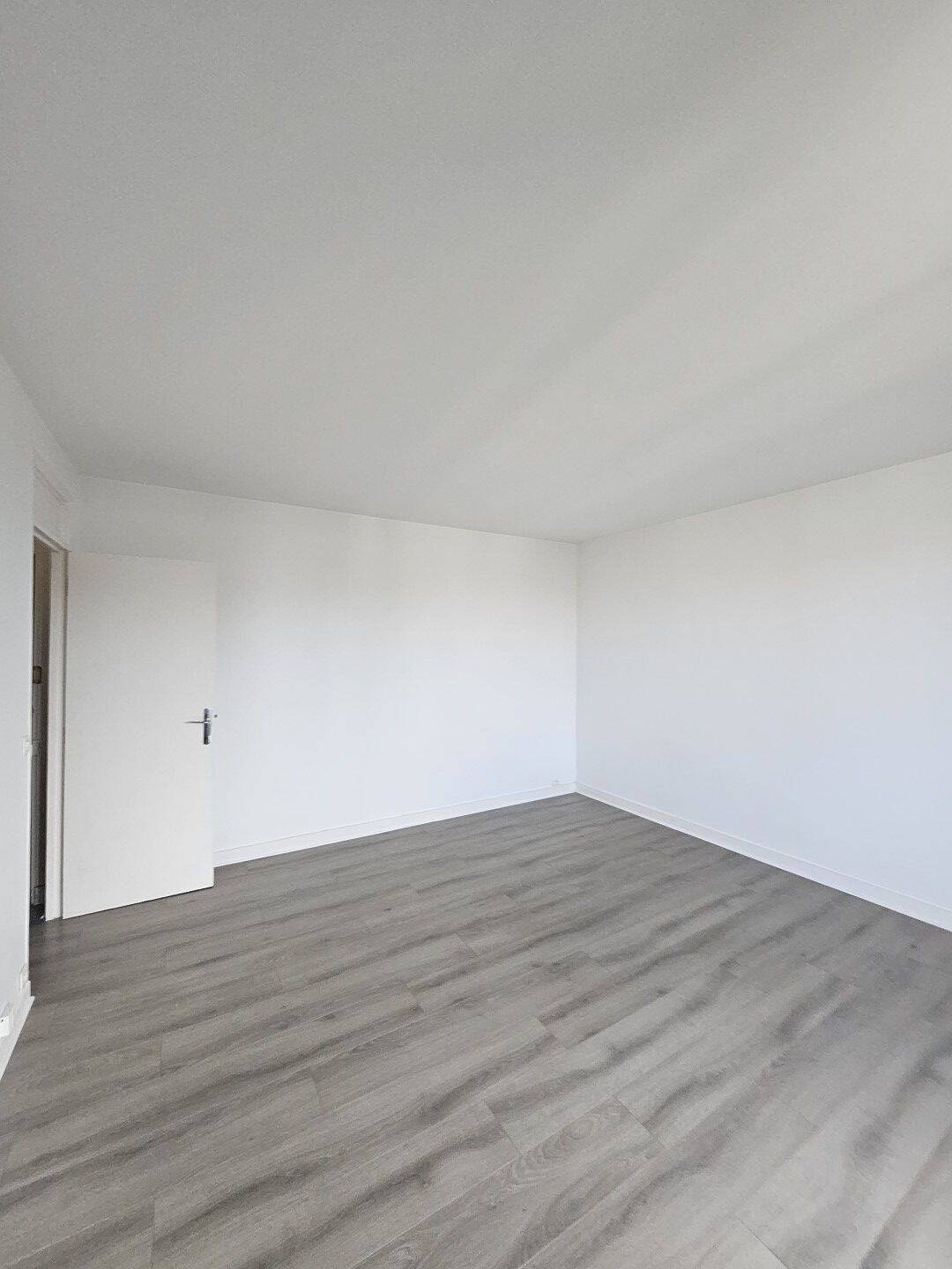 Maison à louer, 30m², SAINT MAUR DES FOSSES