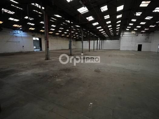 Entrepôt à vendre 1 090 000 € 2 334 m² d'espace de stockage Chevigny-Saint-Sauveur 21800