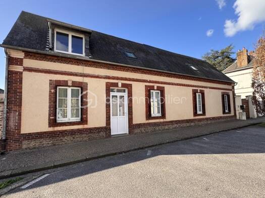 Maison de ville à vendre 179 000 € 3 pièces 2 chambres 95 m² 920 m² de terrain Breteuil 27160