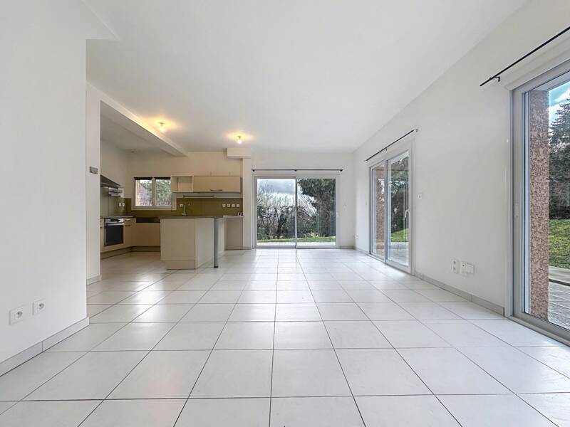 Maison à louer, 122m², GEX