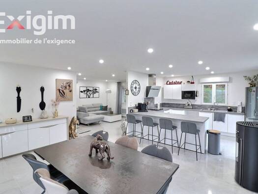 Maison à vendre 249 000 € 4 pièces 2 chambres 86 m² 2 291 m² de terrain Le Crestet 07270