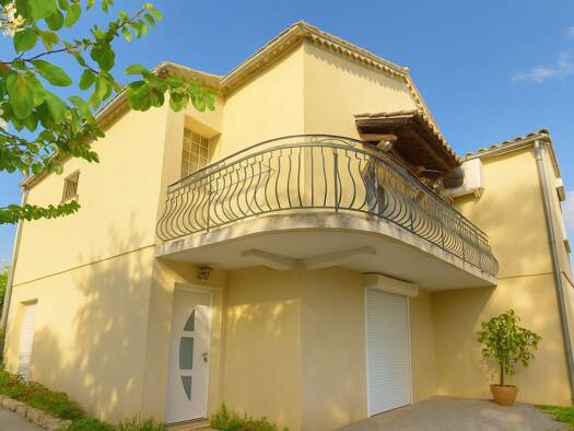 Maison à vendre 330 000 € 7 pièces 4 chambres 160 m² 457 m² de terrain Garons 30128