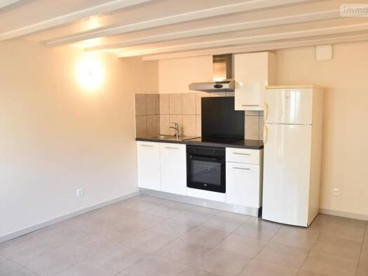 Appartement à louer 390 € 1 pièce 25 m² RDC Servas 01960