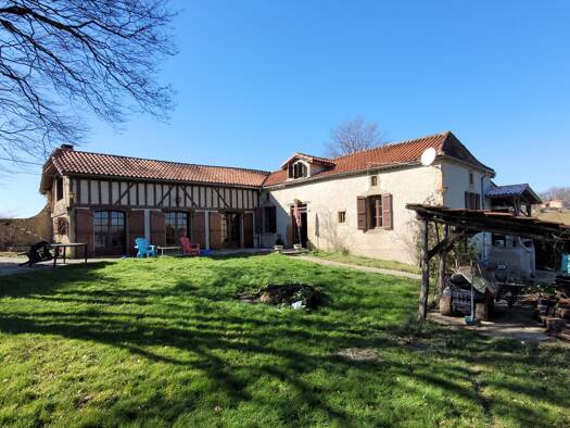 Maison à vendre 232 000 € 5 pièces 4 chambres 199 m² 5 459 m² de terrain St Justin 32230