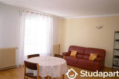 Appartement à louer 380 € 1 pièce 5 chambres 18 m² 1er étage Cathédrale Troyes 10000