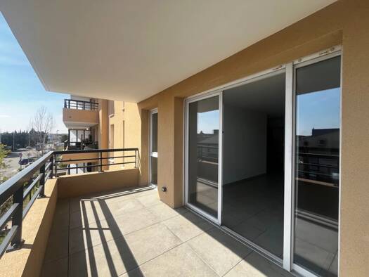 Appartement à louer 779 € 3 pièces 2 chambres 58 m² 2ème étage Zone Industrielle Arles 13200