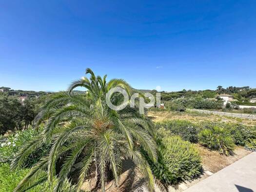 Appartement à vendre 370 000 € 3 pièces 2 chambres 63 m² Étage 1/1 Basse Suane-Les Virgiles Sainte-Maxime 83120