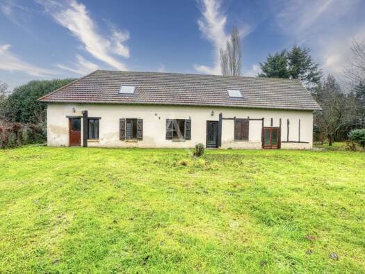 Maison à vendre 254 880 € 7 pièces 3 chambres 166 m² 2 330 m² de terrain Saint Clair sur Epte 95770