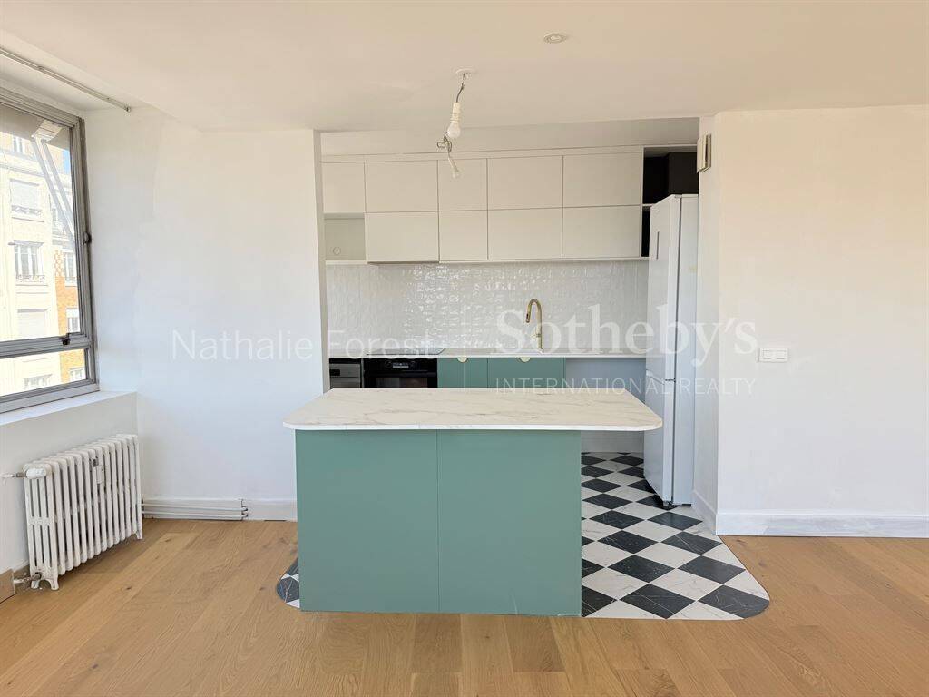 APPARTEMENT RÉNOVÉ - 2 CHAMBRES - VUE EXCEPTIONNELLE - PARKING — 6