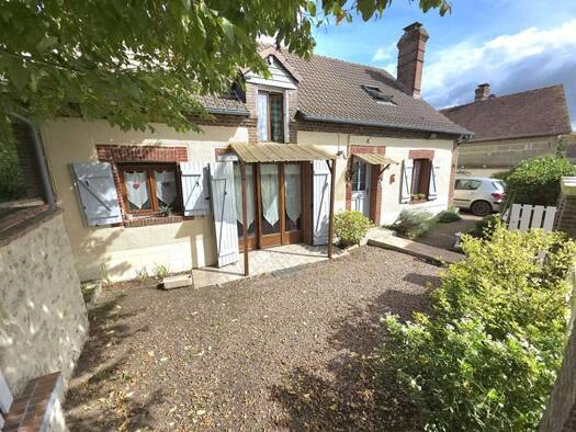 Maison à vendre 135 800 € 4 pièces 2 chambres 115 m² 380 m² de terrain Saint-Martin-des-Pézerits 61380