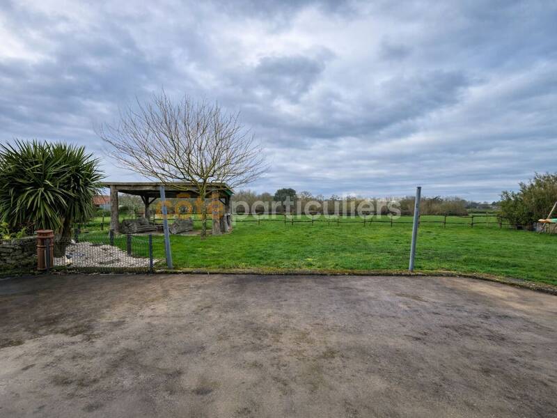 Maison à vendre, 110m², LA BOISSIERE DE MONTAIGU