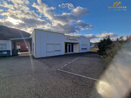 Local d'activités à louer 2 000 € 211 m² d'espace de stockage Tauleac Baudoin Privas 07000