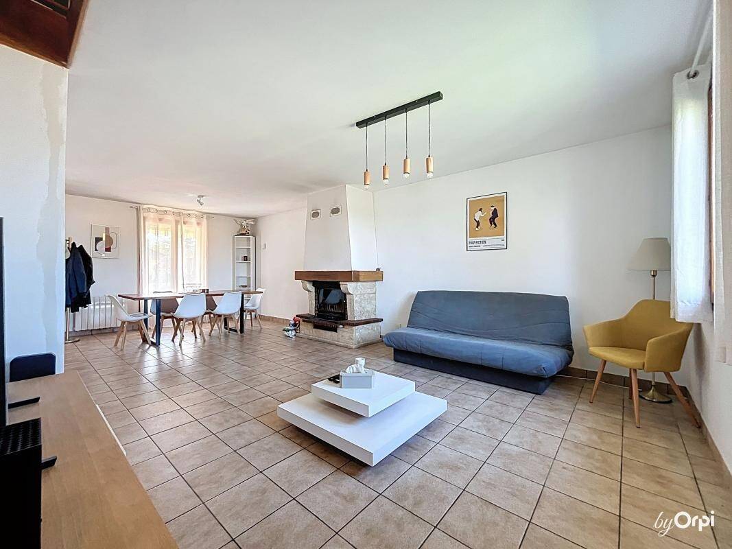 Maison à vendre, 131m², SAINT REMY EN ROLLAT