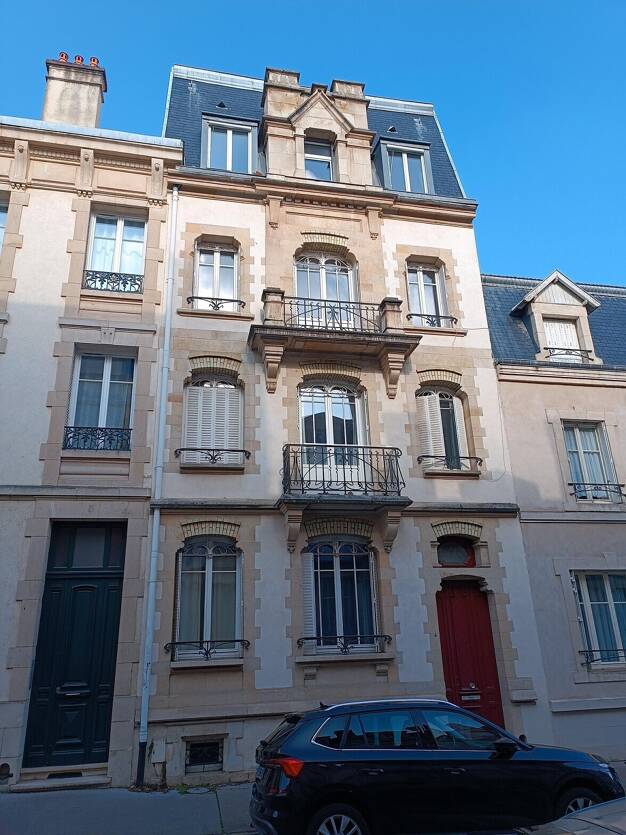 Appartement à vendre 210 000 € 3 pièces 2 chambres 70,1 m² Dernier étage, Étage 2/2 Mon Désert-Jeanne d'Arc Nancy 54000