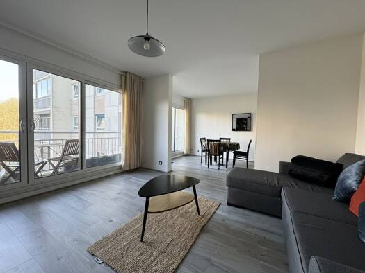 Appartement à louer 1 750 € 4 pièces 2 chambres 77,3 m² Étage 3/10 Zone d'Activité Vélizy-Villacoublay 78140
