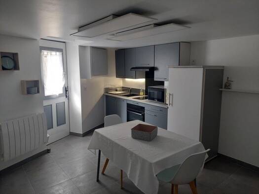 Maison à louer 400 € 2 pièces 1 chambre 28 m² Paulhan 34230