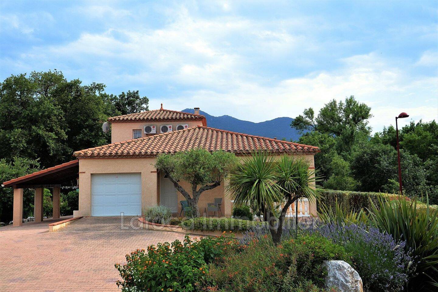 Maison à vendre, 130m², SAINT GENIS DES FONTAINES