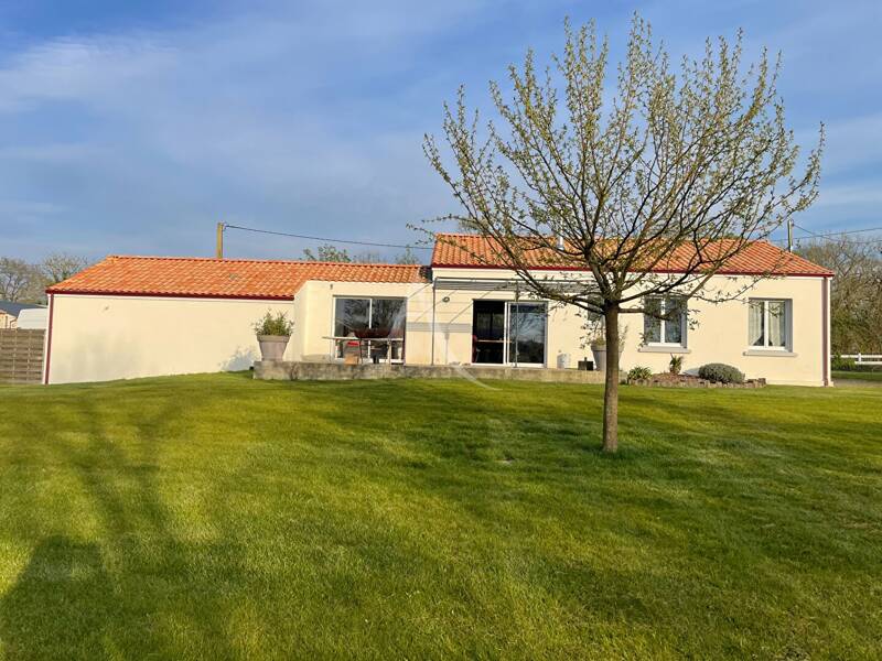 Maison à vendre, 114m², SAINT LUMINE DE COUTAIS