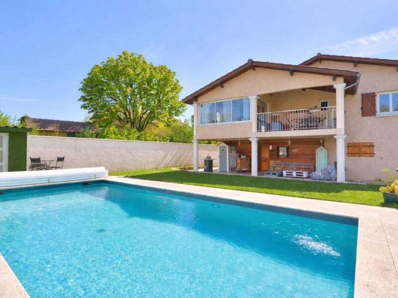 Maison à vendre, 224m², CHARBONNIERES LES BAINS