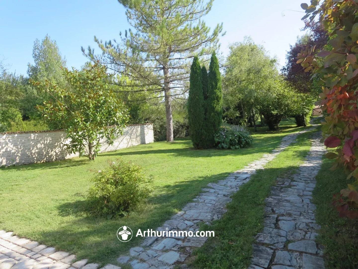 Maison à vendre, 274m², SAINT MARTIN DE JUILLERS