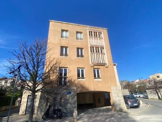 Appartement à louer 800 € 2 pièces 1 chambre 51 m² 2ème étage Centre Ville Le Beausset 83330