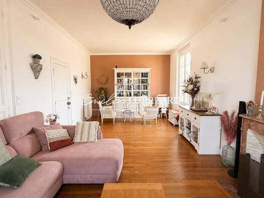 Maison à vendre 420 000 € 6 pièces 4 chambres 146 m² 1 205 m² de terrain La Suze-sur-Sarthe 72210