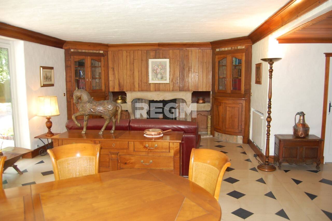 Maison à vendre, 360m², VARENNES JARCY