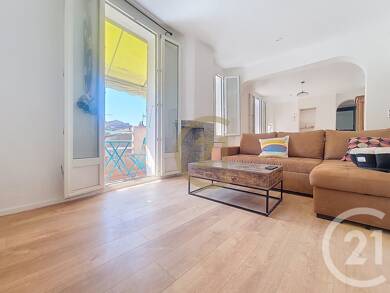 Appartement à louer 790 € 3 pièces 2 chambres 78,5 m² 3ème étage Draguignan 83300