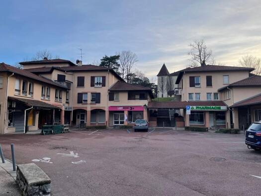 Local commercial à louer 1 700 € 98 m² de surface de vente Montbonnot-Saint-Martin 38330