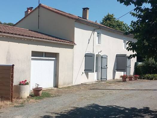 Maison à vendre 156 000 € 4 pièces 3 chambres 129 m² 3 102 m² de terrain Chantonnay 85110