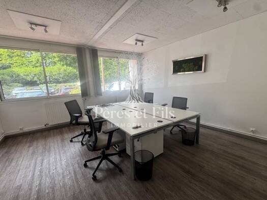 Appartement à vendre 240 000 € 4 pièces 80 m² RDC/4 La Châtaigneraie-La Feuillaume Sud La Celle-Saint-Cloud 78170