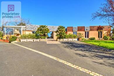Maison de plain-pied à vendre 416 000 € 8 pièces 3 chambres 130 m² 3 672 m² de terrain Pleumeur-Bodou 22560