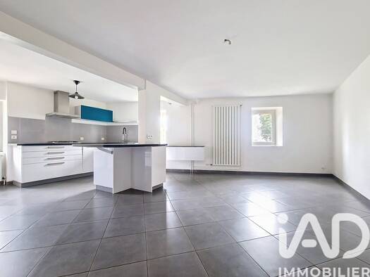 Maison à vendre 390 000 € 6 pièces 5 chambres 167 m² 850 m² de terrain Ville-sur-Jarnioux 69640