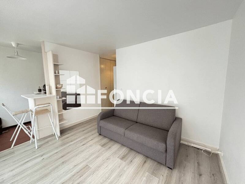 Maison à louer, 21m², PARIS 18E