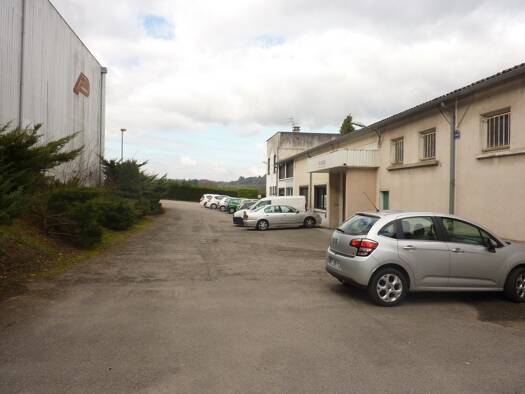 Entrepôt à louer 1 400 € 205 m² d'espace de stockage Rural Isle 87170