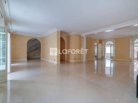 Maison à vendre 1 995 000 € 5 pièces 4 chambres 274 m² 1 300 m² de terrain La Varenne Saint-Maur-des-Fossés 94210