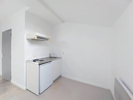Studio à louer 412 € 1 pièce 30 m² Étage 4/4 Clermont-Ferrand 63000
