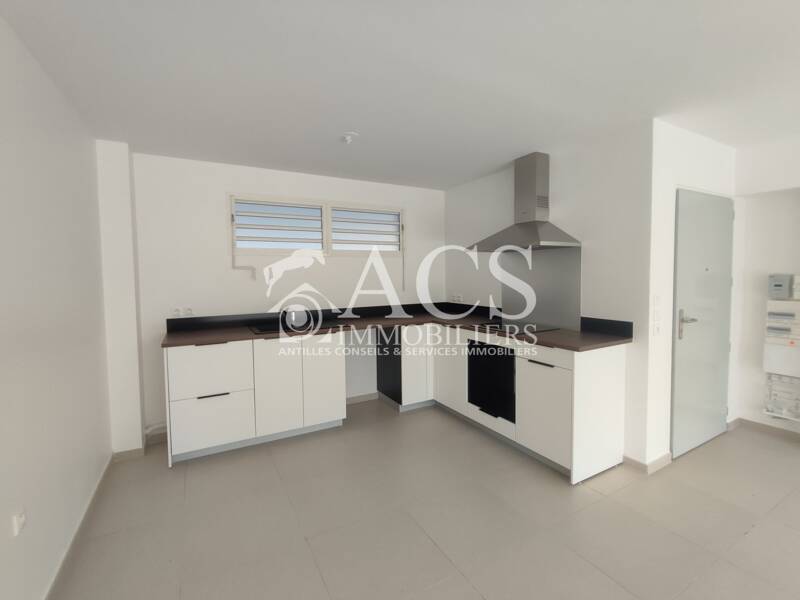 Maison à louer, 79m², LES TROIS ILETS