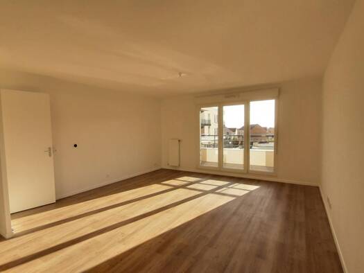 Appartement à louer 994 € 3 pièces 2 chambres 65 m² 1er étage Montlhéry 91310