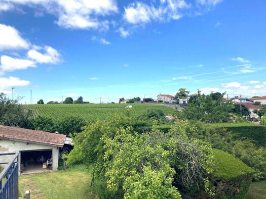 Maison à vendre 240 000 € 6 pièces 3 chambres 114 m² 1 191 m² de terrain Sud Pauillac 33250
