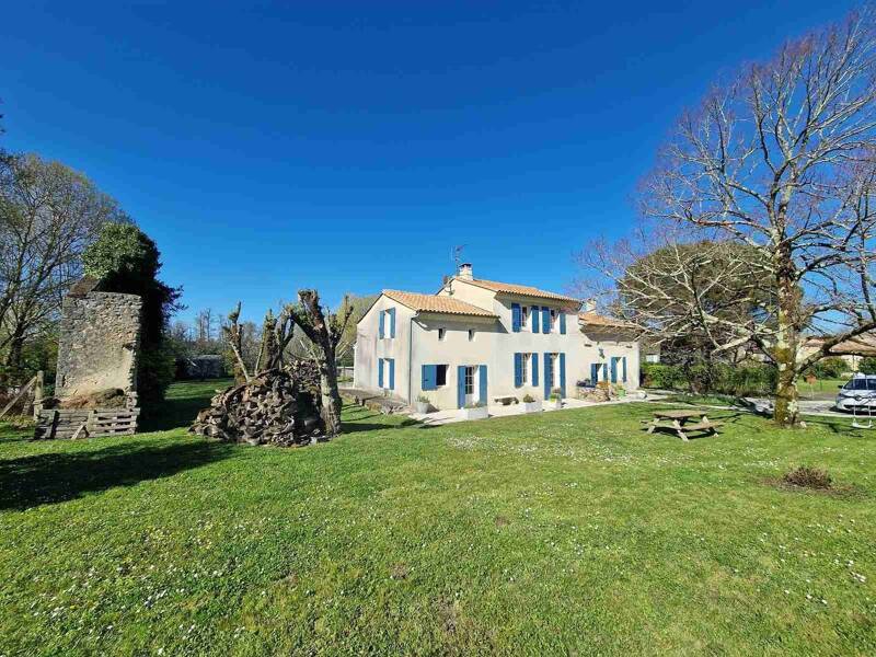 Maison à vendre, 207m², SAINT CIERS SUR GIRONDE